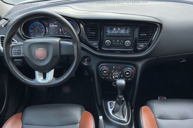 Used Fiat Viaggio 2015 1.4T Automatic Jingxiang Edition Interior 3