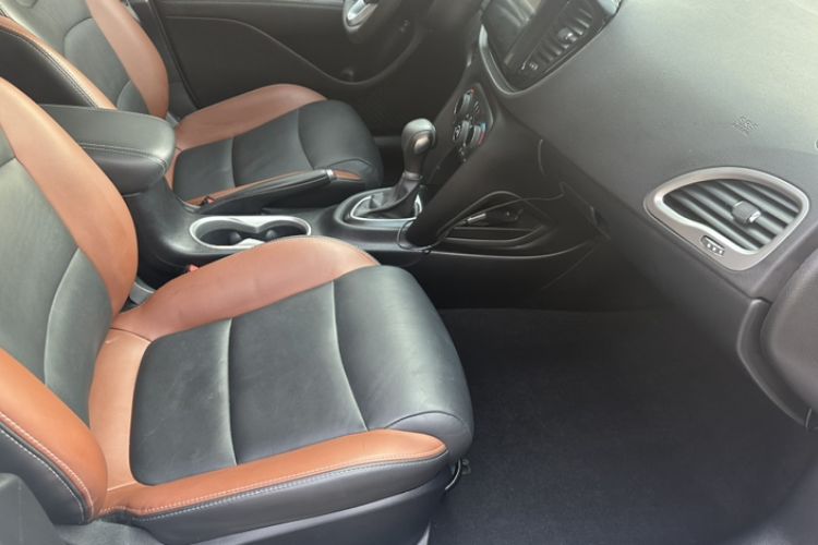Used Fiat Viaggio 2015 1.4T Automatic Jingxiang Edition Interior 4