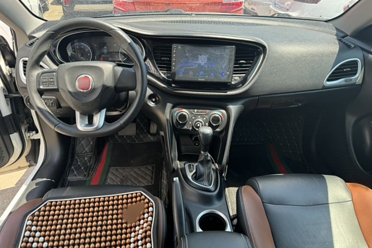Used Fiat Viaggio 2015 1.4T Automatic Jingxiang Edition Interior 4