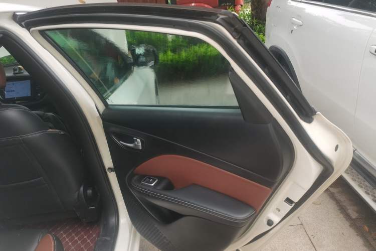Used Fiat Viaggio 2015 1.4T Automatic Jingxiang Edition Interior 6