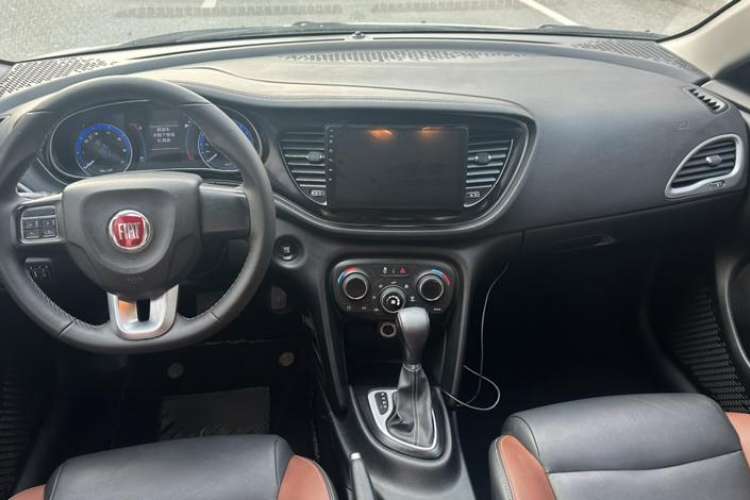 Used Fiat Viaggio 2015 1.4T Automatic Jingxiang Edition Interior 7