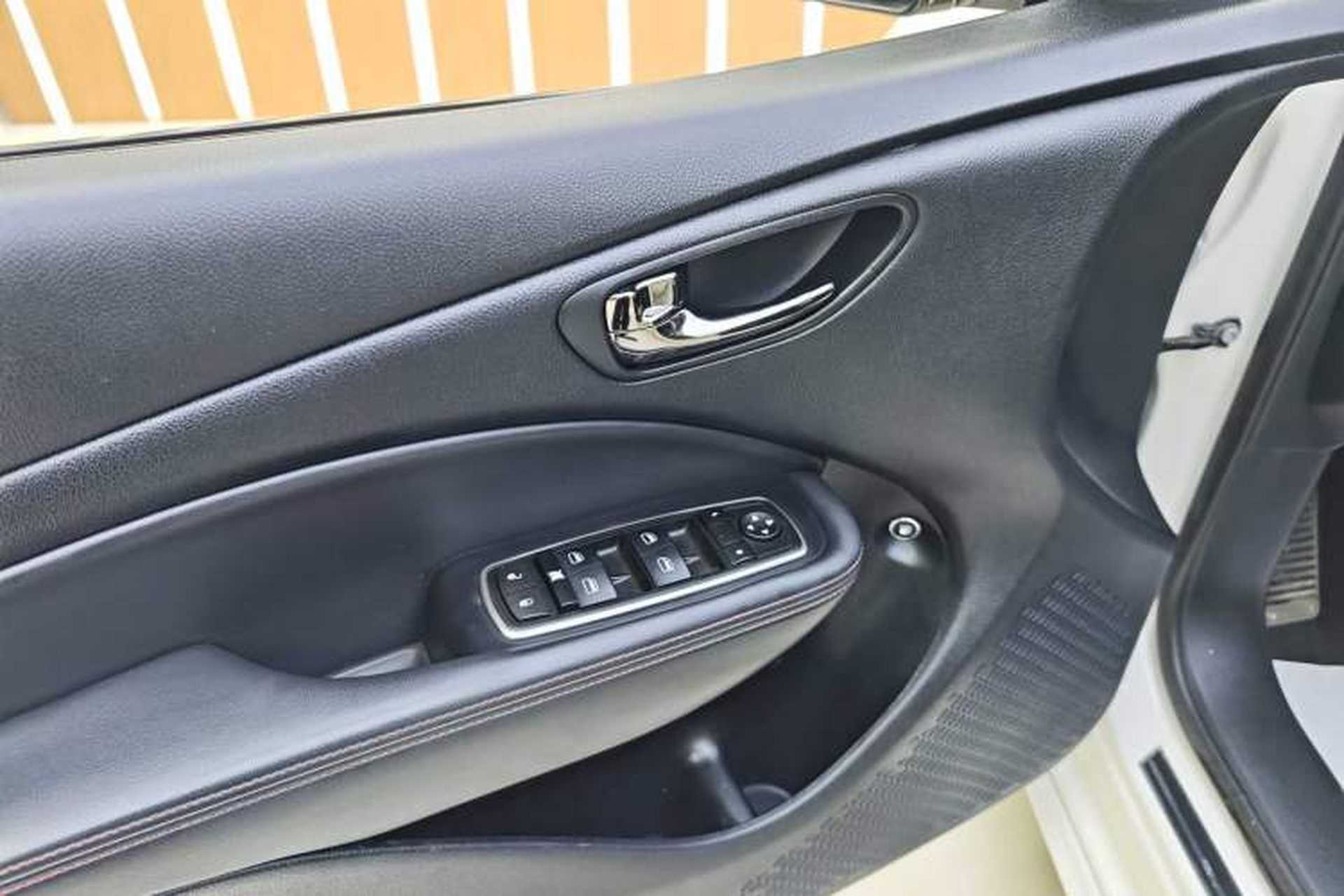Used Fiat Viaggio 2015 1.4T Automatic Enjoyment Edition Interior 7