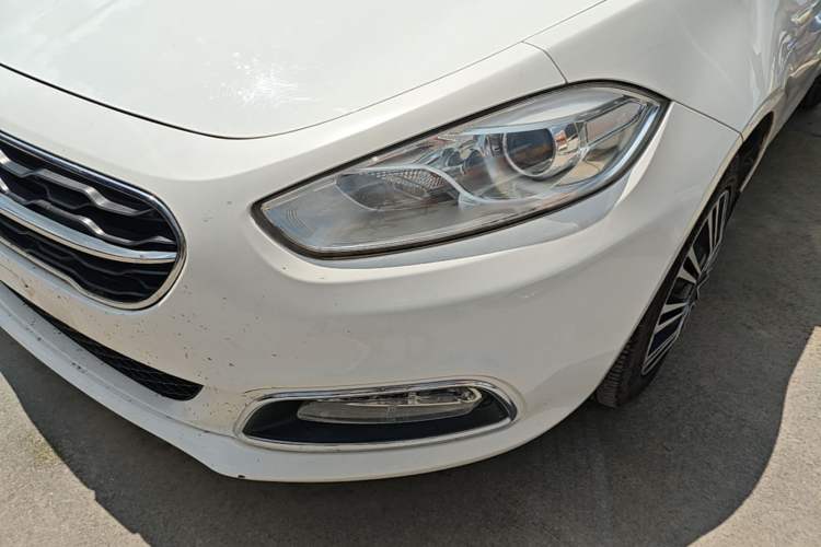 Used Fiat Viaggio 2015 1.4T Manual Enjoyment Edition Left Front Headlight