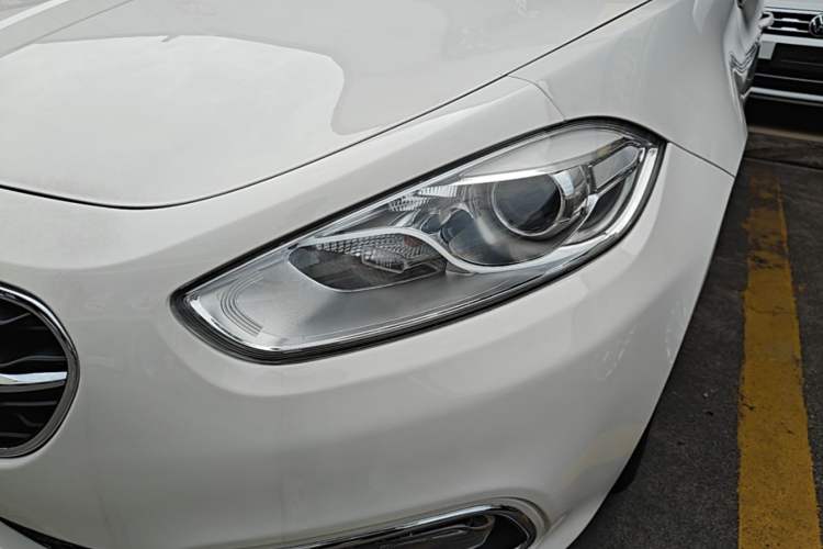 Used Fiat Viaggio 2015 1.4T Automatic Enjoyment Edition Left Front Headlight
