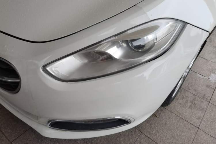 Used Fiat Viaggio 2015 1.4T Automatic Enjoyment Edition Left Front Headlight