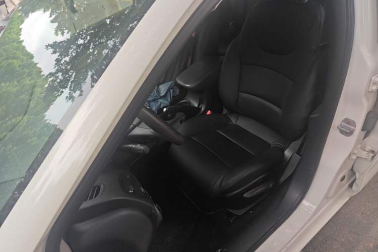 Used Fiat Viaggio 2015 1.4T Manual Enjoyment Edition Left Front Seat