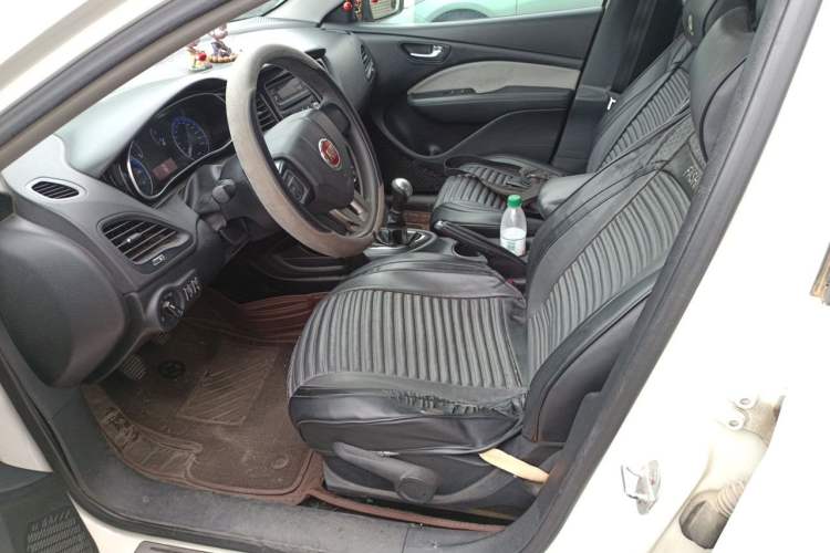 Used Fiat Viaggio 2015 1.4T Manual Enjoyment Edition Left Front Seat