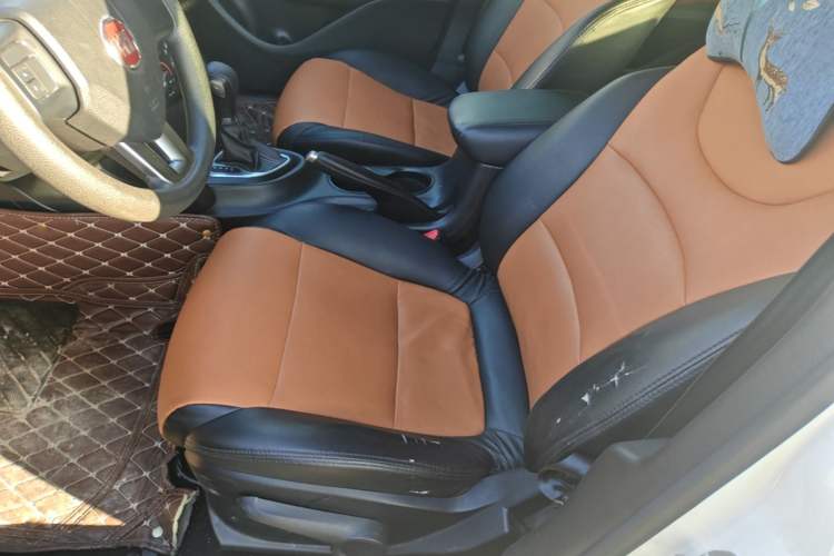 Used Fiat Viaggio 2015 1.4T Automatic Enjoyment Edition Left Front Seat