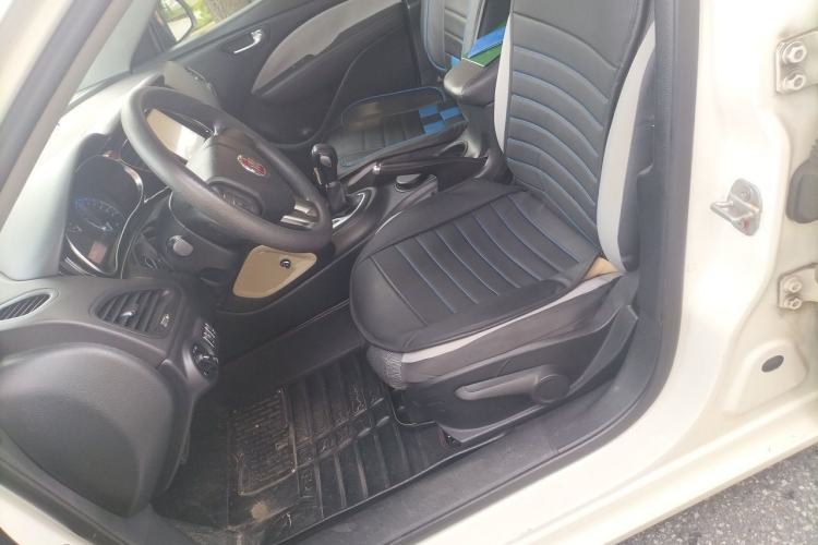 Used Fiat Viaggio 2015 1.4T Automatic Enjoyment Edition Left Front Seat