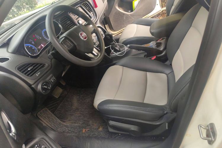 Used Fiat Viaggio 2015 1.4T Automatic Enjoyment Edition Left Front Seat