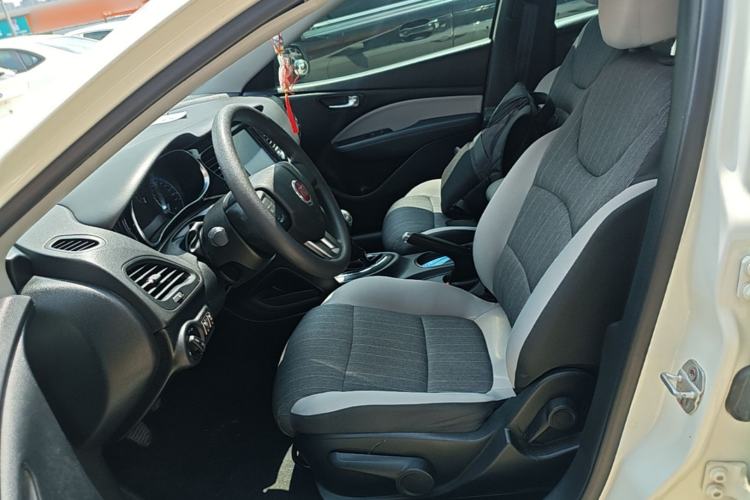 Used Fiat Viaggio 2015 1.4T Manual Enjoyment Edition Left Front Seat