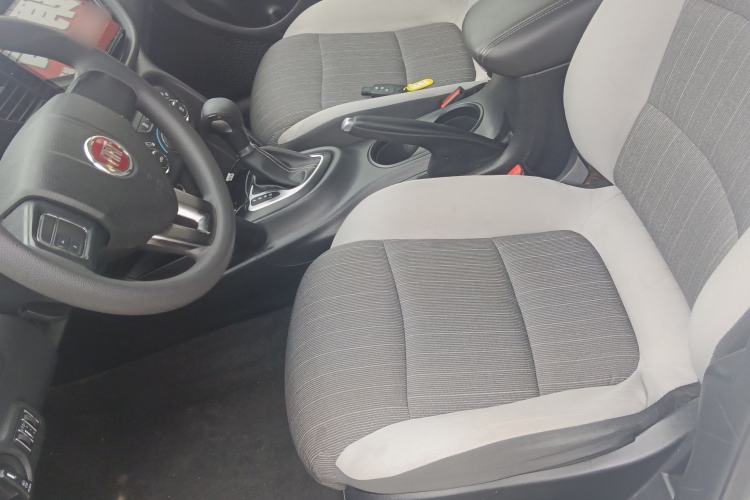 Used Fiat Viaggio 2015 1.4T Automatic Enjoyment Edition Left Front Seat