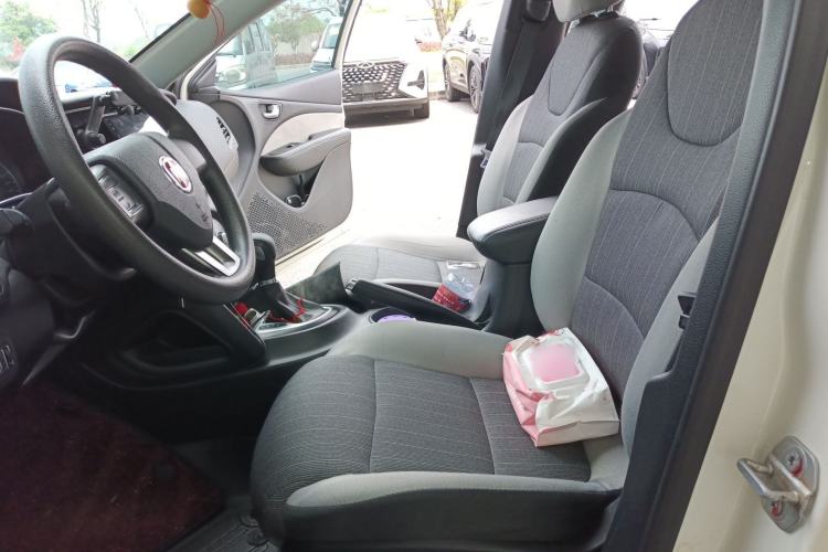 Used Fiat Viaggio 2015 1.4T Automatic Enjoyment Edition Left Front Seat