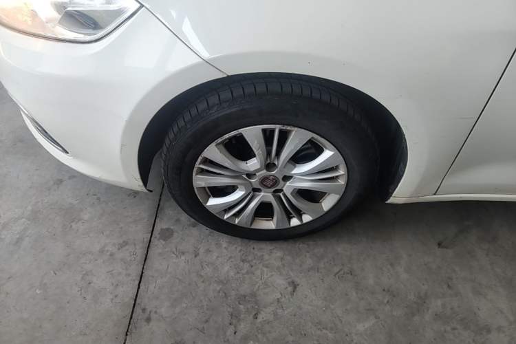 Used Fiat Viaggio 2015 1.4T Automatic Jingxiang Edition Left Front Wheel Hub