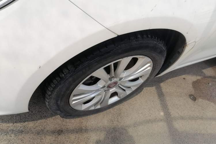 Used Fiat Viaggio 2015 1.4T Automatic Jingxiang Edition Left Front Wheel Hub