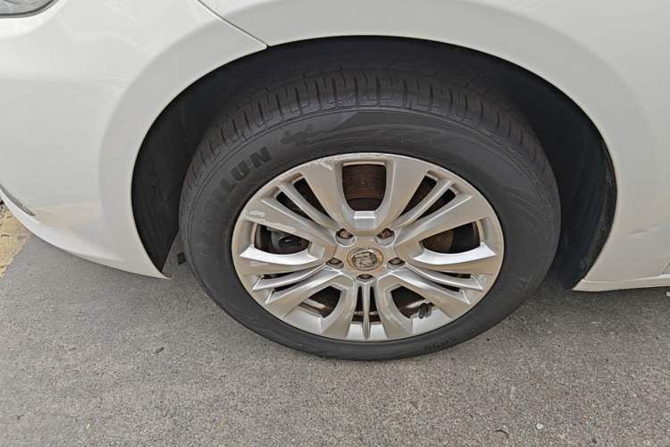 Used Fiat Viaggio 2015 1.4T Automatic Enjoyment Edition Left Front Wheel Hub