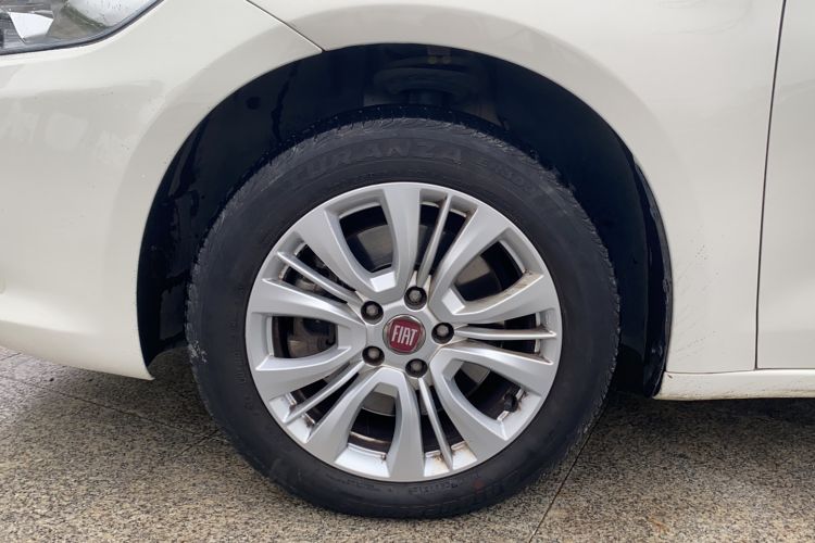 Used Fiat Viaggio 2015 1.4T Automatic Jingxiang Edition Left Front Wheel Hub