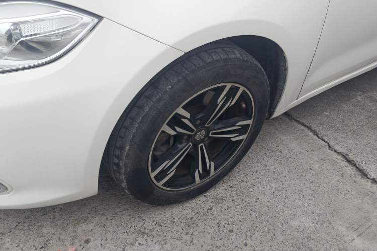 Used Fiat Viaggio 2015 1.4T Automatic Enjoyment Edition Left Front Wheel Hub