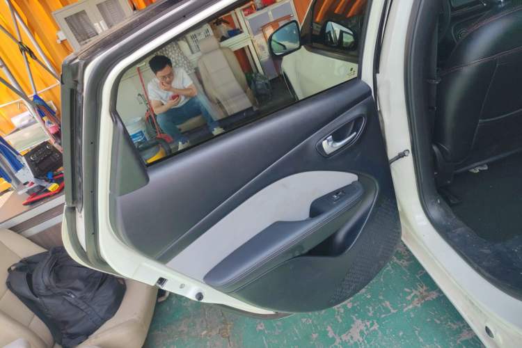 Used Fiat Viaggio 2015 1.4T Automatic Enjoyment Edition Left Rear Door Interior