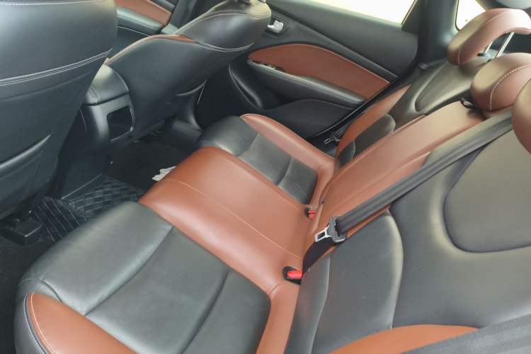 Used Fiat Viaggio 2015 1.4T Automatic Jingxiang Edition Left Rear Seat