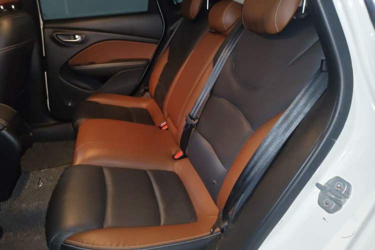 Used Fiat Viaggio 2015 1.4T Automatic Jingxiang Edition Left Rear Seat
