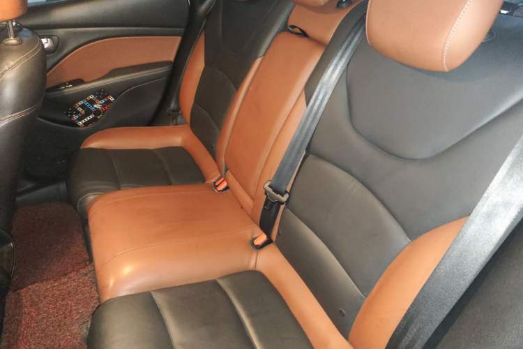 Used Fiat Viaggio 2015 1.4T Automatic Jingxiang Edition Left Rear Seat