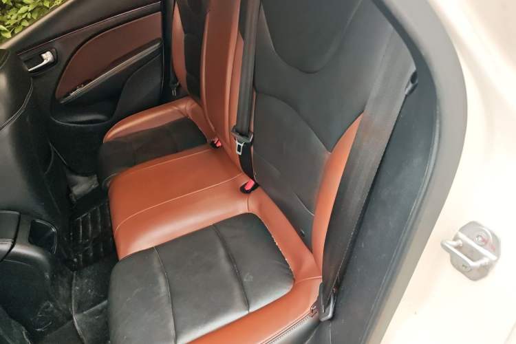 Used Fiat Viaggio 2015 1.4T Automatic Jingxiang Edition Left Rear Seat