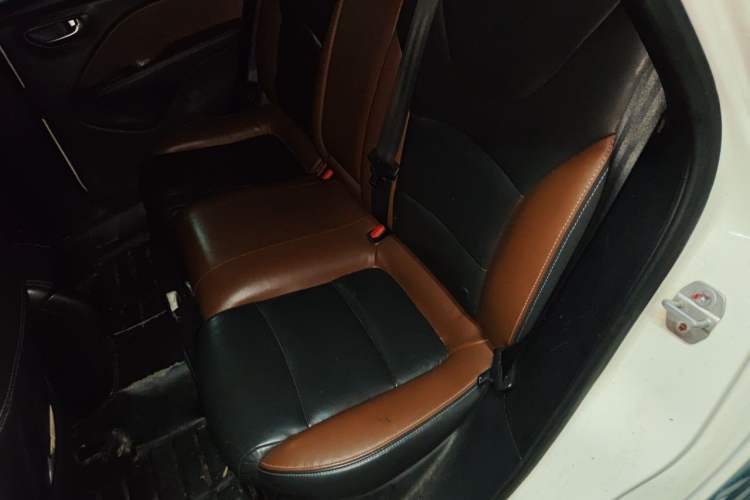 Used Fiat Viaggio 2015 1.4T Automatic Jingxiang Edition Left Rear Seat