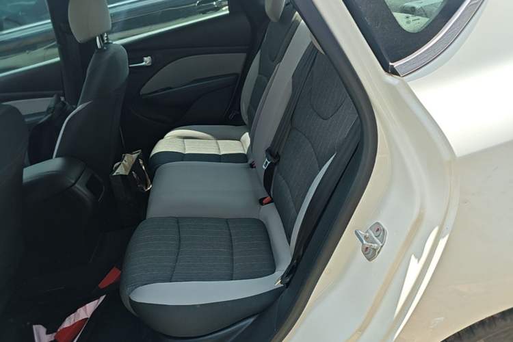 Used Fiat Viaggio 2015 1.4T Manual Enjoyment Edition Left Rear Seat