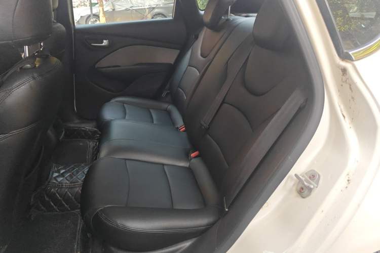 Used Fiat Viaggio 2015 1.4T Automatic Enjoyment Edition Left Rear Seat