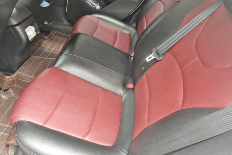 Used Fiat Viaggio 2015 1.4T Manual Enjoyment Edition Left Rear Seat