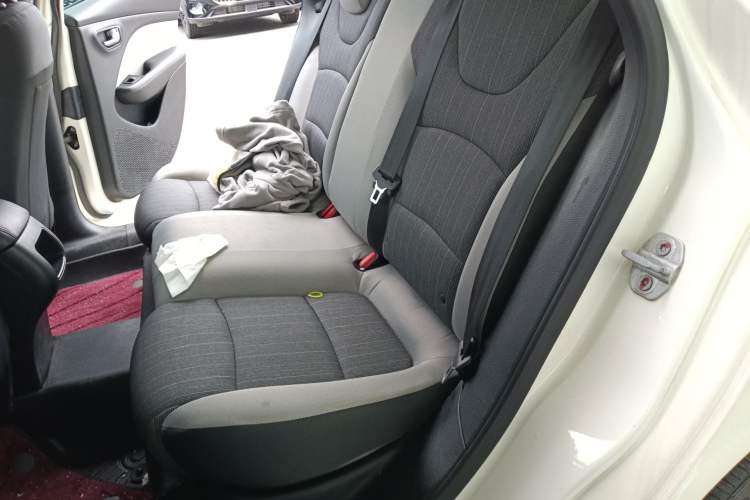 Used Fiat Viaggio 2015 1.4T Automatic Enjoyment Edition Left Rear Seat