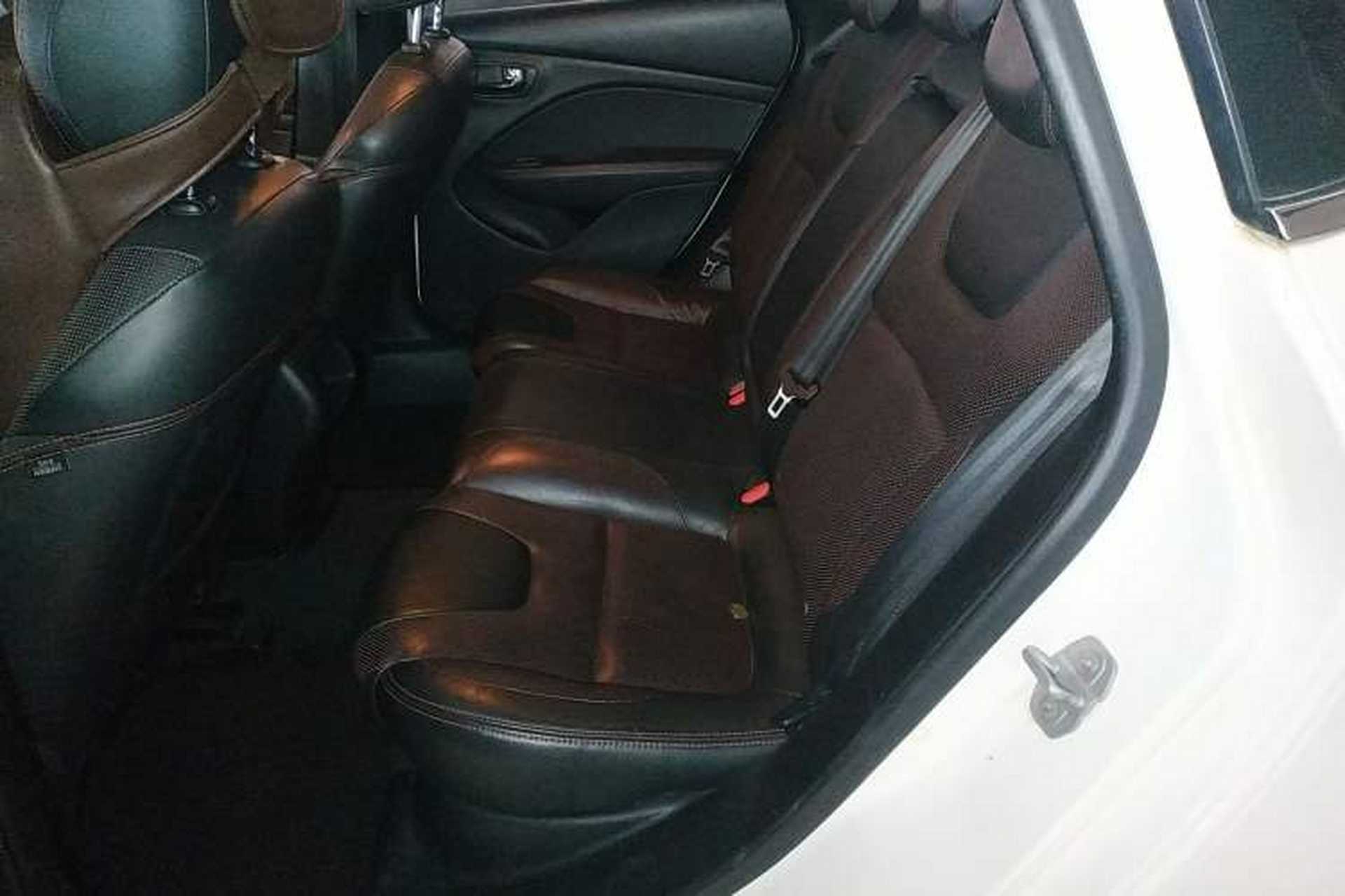 Used Fiat Viaggio 2015 1.4T Automatic Enjoyment Edition Left Rear Seat