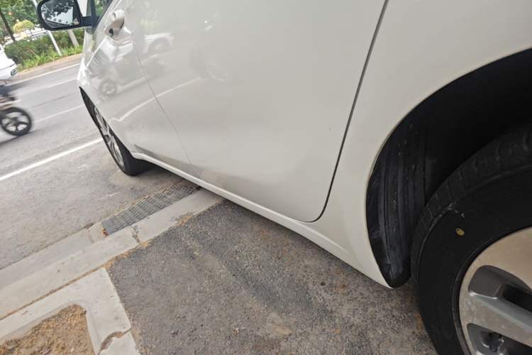 Used Fiat Viaggio 2015 1.4T Manual Enjoyment Edition Left Side Sill