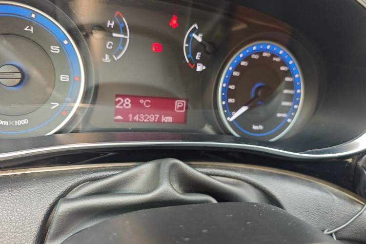Used Fiat Viaggio 2015 1.4T Automatic Enjoyment Edition Odometer Close Up