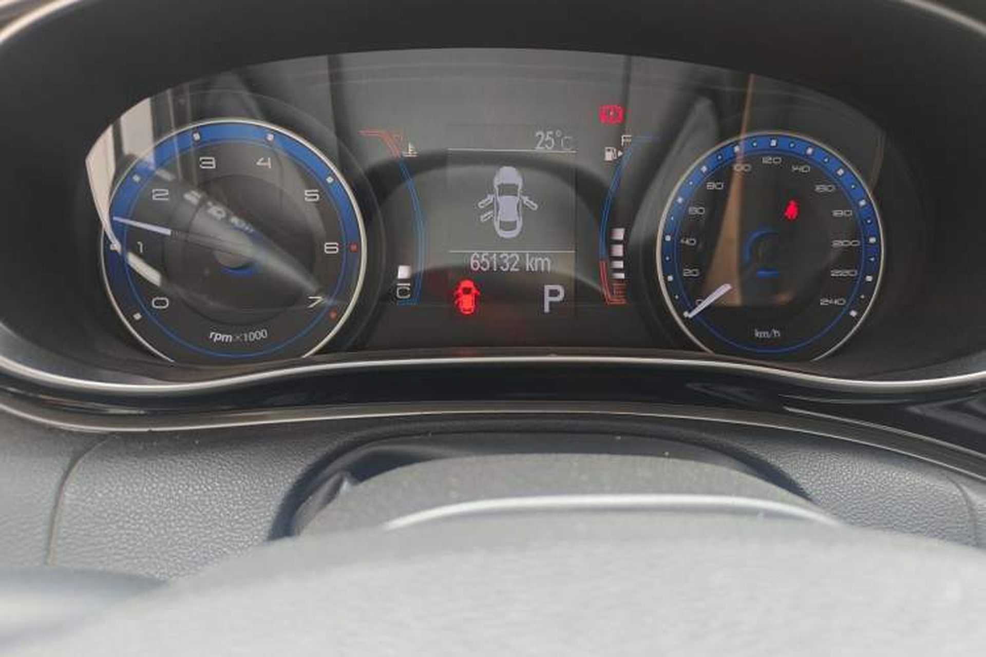 Used Fiat Viaggio 2015 1.4T Automatic Smart Edition Odometer Close Up