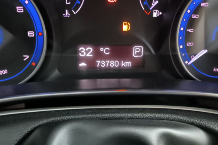 Used Fiat Viaggio 2015 1.4T Automatic Enjoyment Edition Odometer Close Up