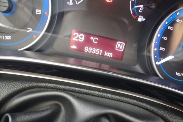 Used Fiat Viaggio 2015 1.4T Automatic Enjoyment Edition Odometer Close Up