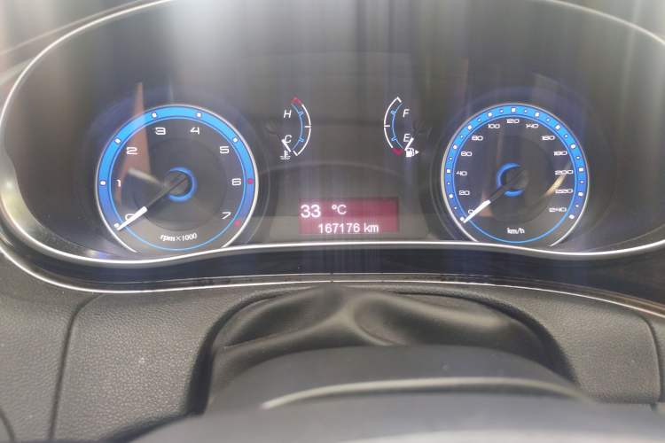 Used Fiat Viaggio 2015 1.4T Automatic Enjoyment Edition Odometer Close Up
