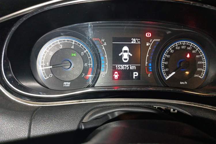 Used Fiat Viaggio 2015 1.4T Automatic Enjoyment Edition Odometer Close Up