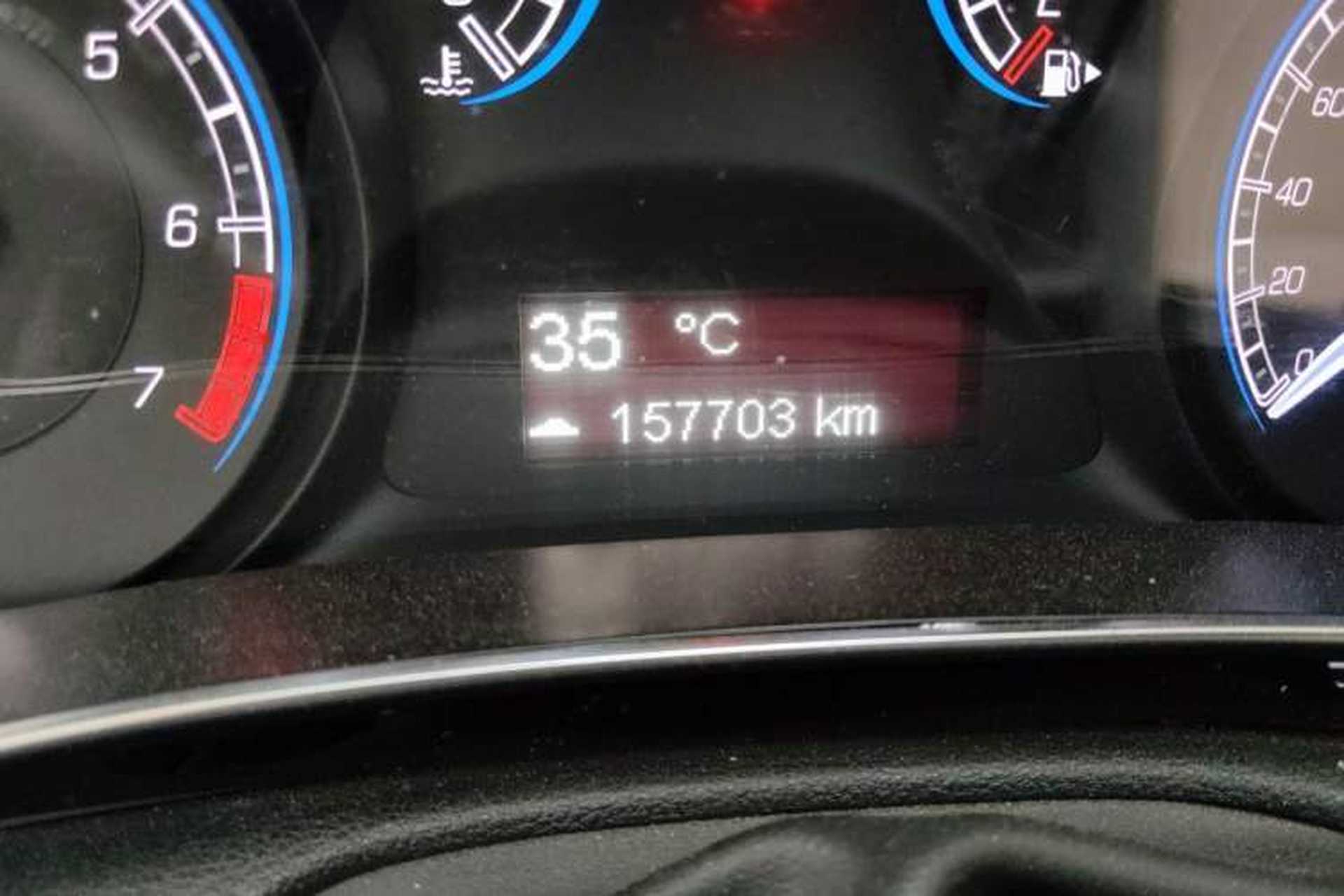 Used Fiat Viaggio 2015 1.4T Manual Enjoyment Edition Odometer Close Up