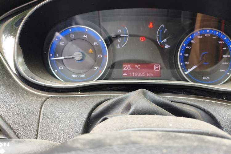 Used Fiat Viaggio 2015 1.4T Automatic Enjoyment Edition Odometer Close Up