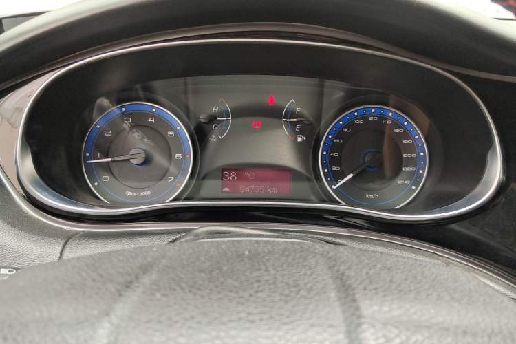Used Fiat Viaggio 2015 1.4T Manual Enjoyment Edition Odometer Close Up