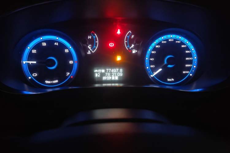 Used Fiat Viaggio 2015 1.4T Manual Enjoyment Edition Odometer Close Up