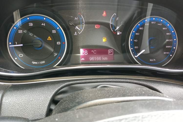 Used Fiat Viaggio 2015 1.4T Automatic Enjoyment Edition Odometer Close Up
