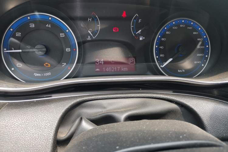 Used Fiat Viaggio 2015 1.4T Automatic Enjoyment Edition Odometer Close Up