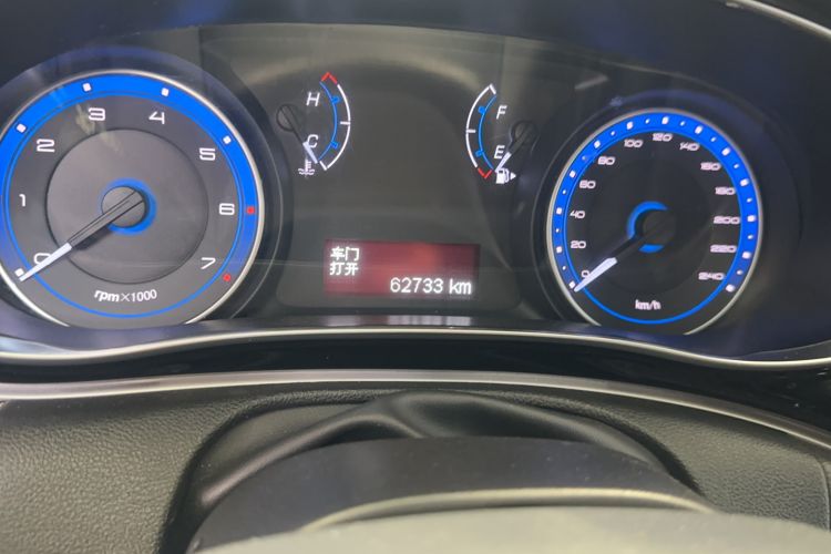 Used Fiat Viaggio 2015 1.4T Automatic Enjoyment Edition Odometer Close Up