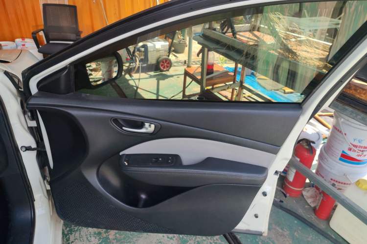 Used Fiat Viaggio 2015 1.4T Automatic Enjoyment Edition Right Front Door Interior