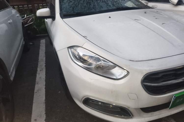 Used Fiat Viaggio 2015 1.4T Automatic Enjoyment Edition Right Front Headlight