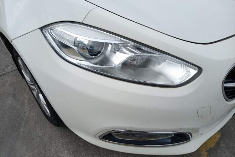 Used Fiat Viaggio 2015 1.4T Manual Jingxiang Edition Right Front Headlight
